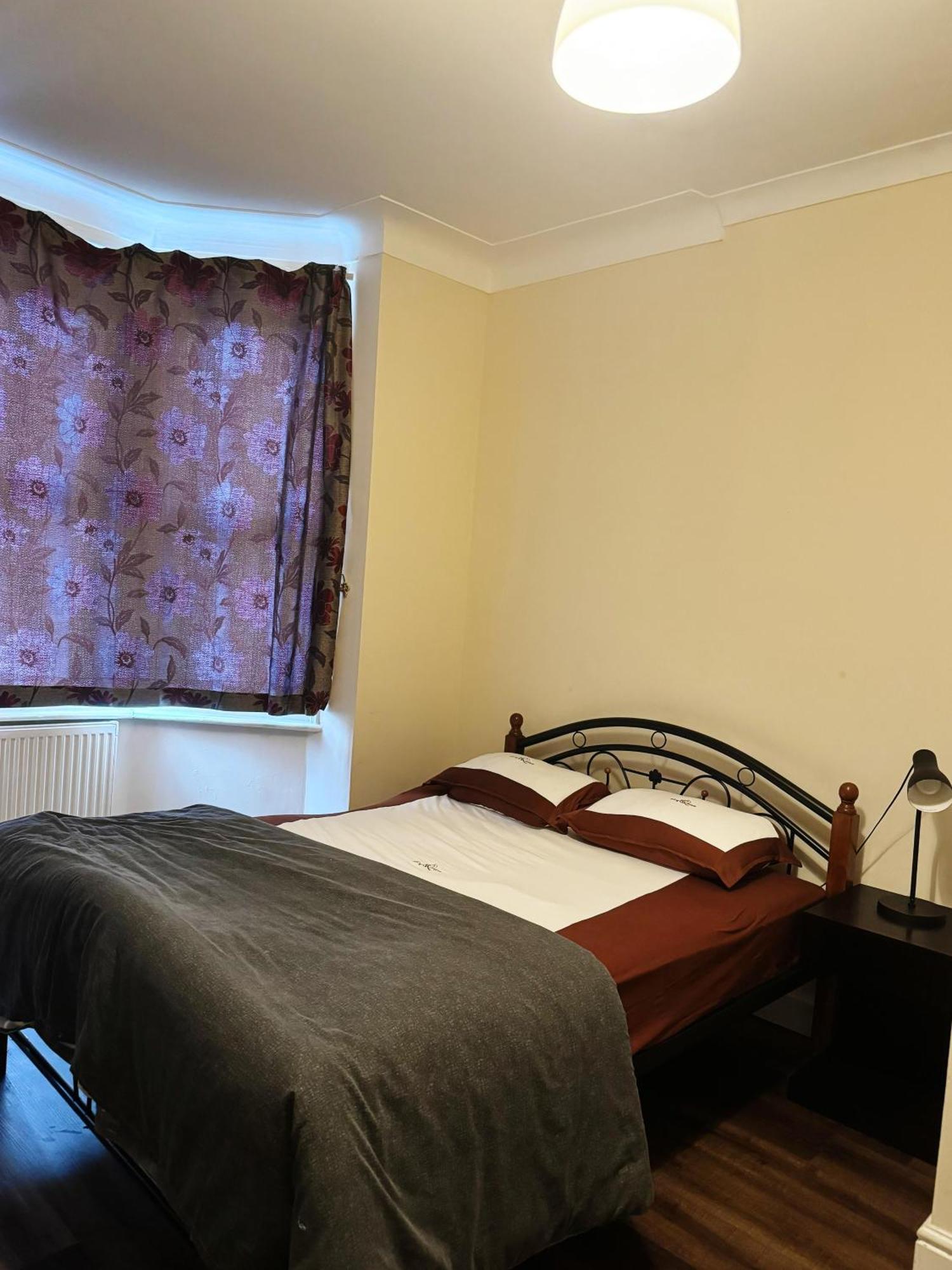 Nice And Pleasant Thornton Heath Екстериор снимка