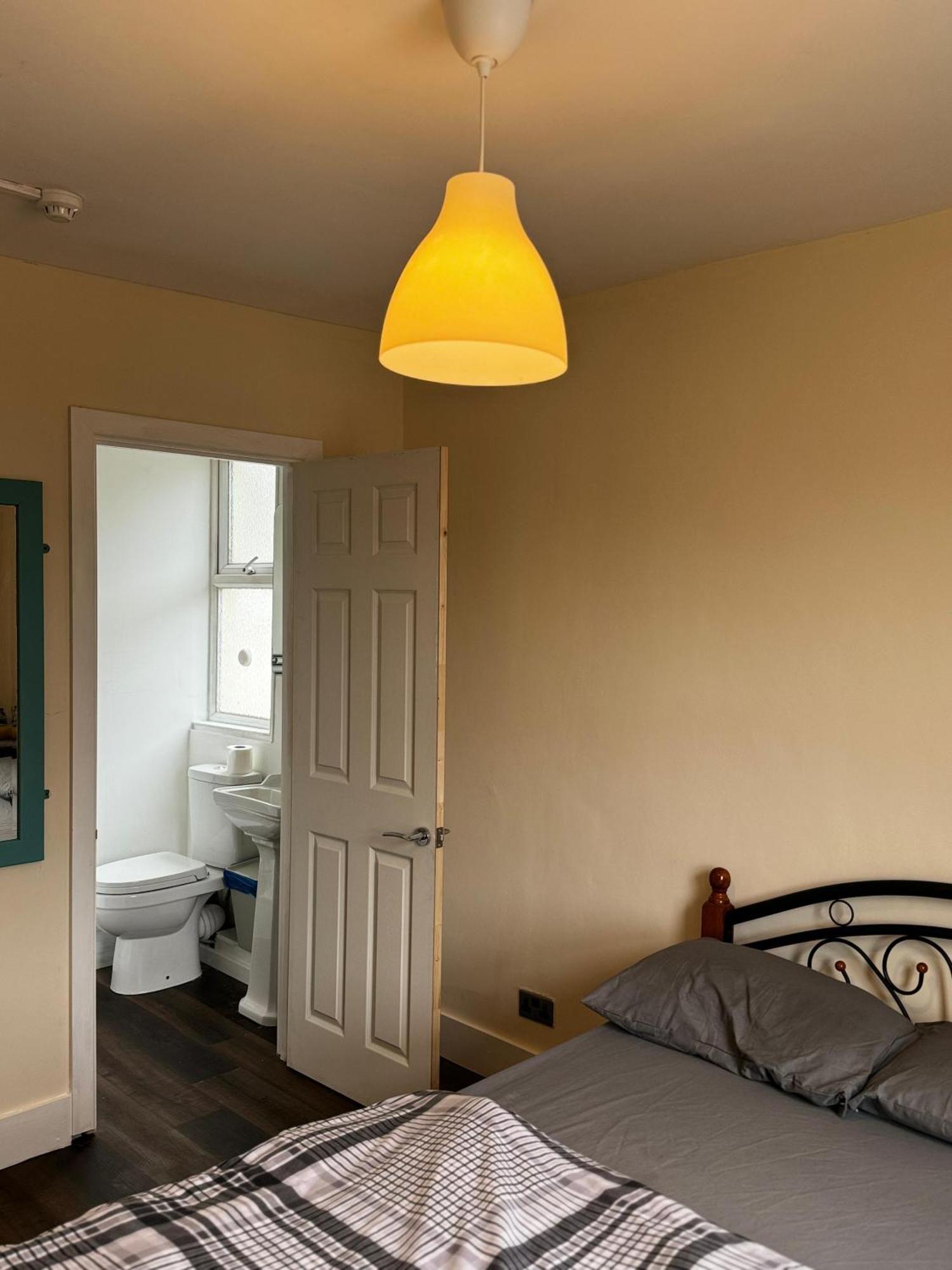 Nice And Pleasant Thornton Heath Екстериор снимка