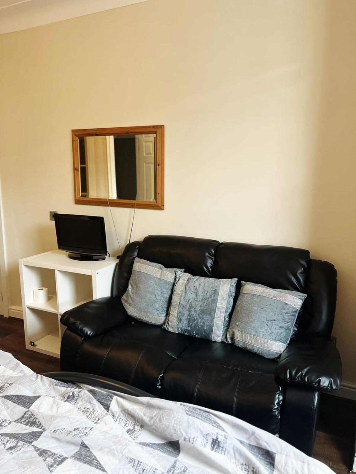 Nice And Pleasant Thornton Heath Екстериор снимка