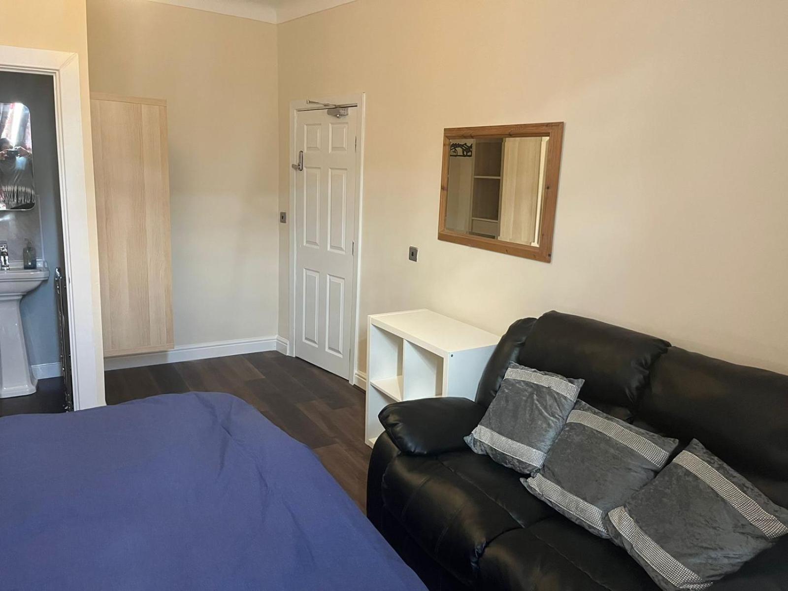 Nice And Pleasant Thornton Heath Екстериор снимка