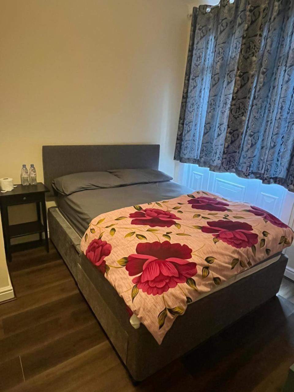 Nice And Pleasant Thornton Heath Екстериор снимка